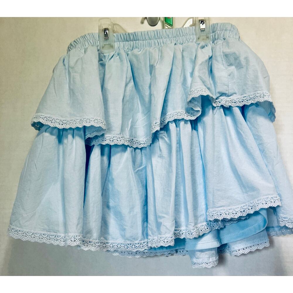 Women’s Francesca’s Size Small Blue tiered skirt with eyelet trim. - Picture 7 of 7